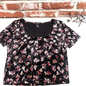 Forever 21 velvet crop top